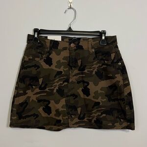 Camo mini skirt
